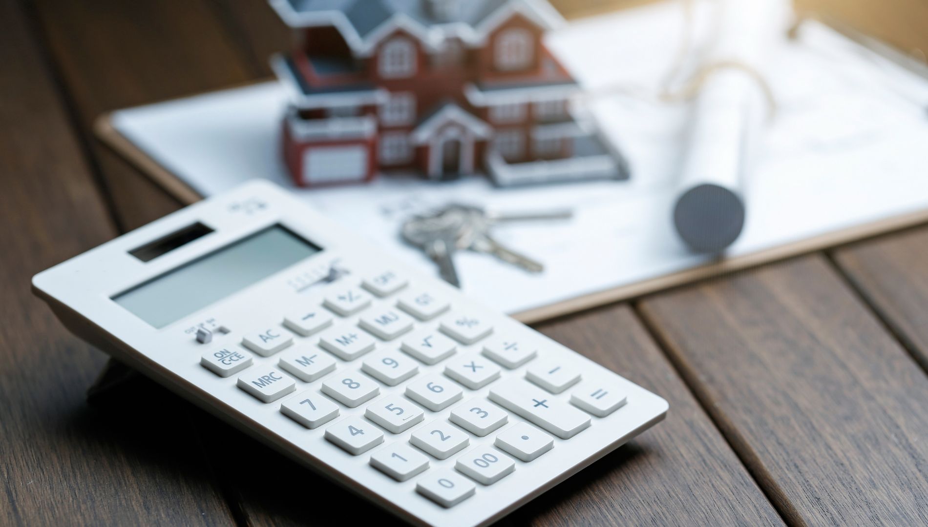 Cuota mensual de hipoteca: cómo calcularla y elegir el banco sin pagar de más